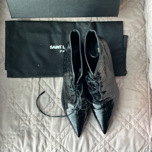 Black kitten heel Saint Laurent booty - Picture 4 of 5